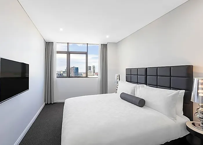 Meriton Suites Church Street, Parramatta