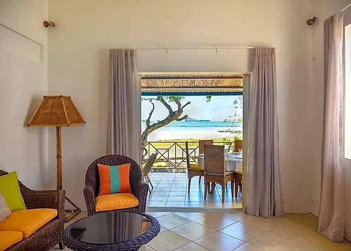 Quaint 3 Bdr Beach Bungalow In A Fishing Village