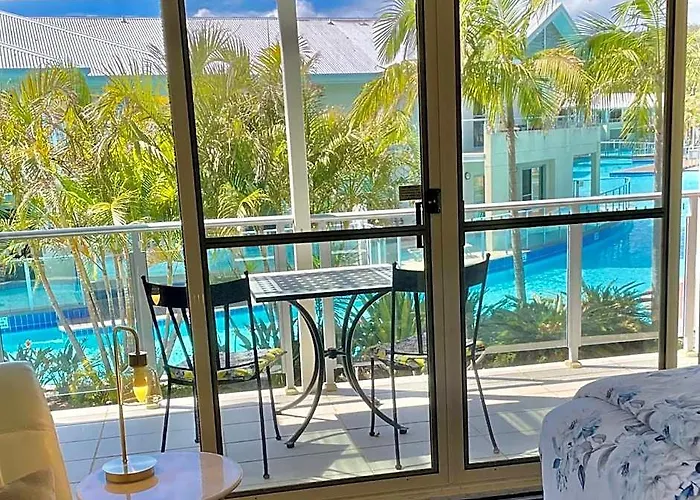 Oaks Pacific Blue 349 Fantastic Pool