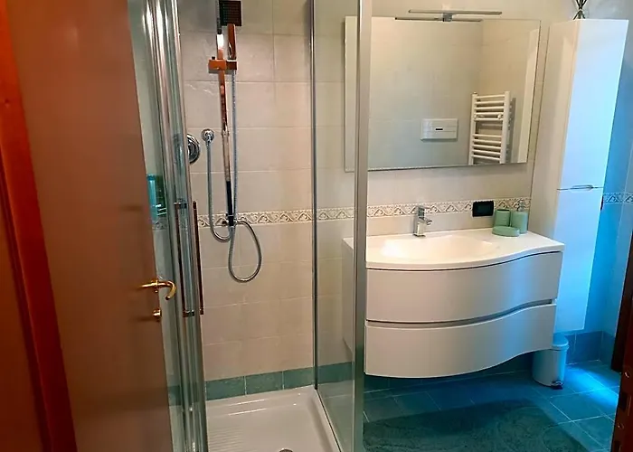 Elegante Ed Accogliente Appartamento Con Garage.