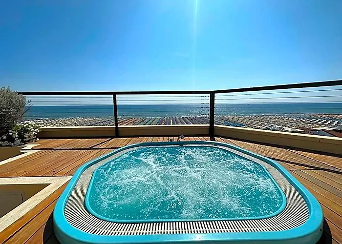 Piccadilly Penthouse With Jacuzzi