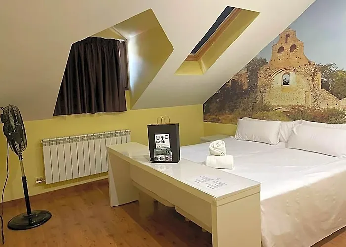 The Way Hostel Molinaseca -Grupo Rosa Azul