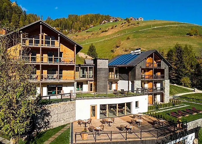 Les Dolomites Mountain Lodges