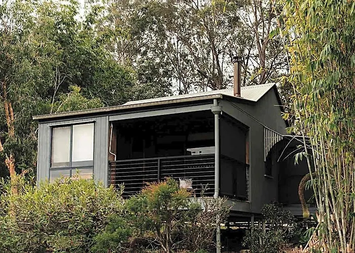 Tuckeroo Cottages & Gardens - Blue Wren & Kookaburra
