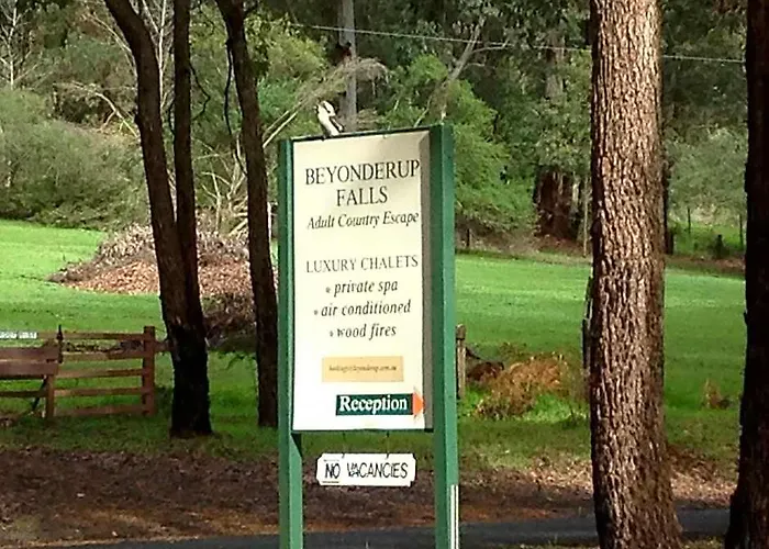 Beyonderup Falls Adult Retreat