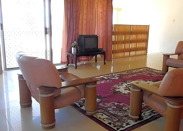 Paradise Lodge