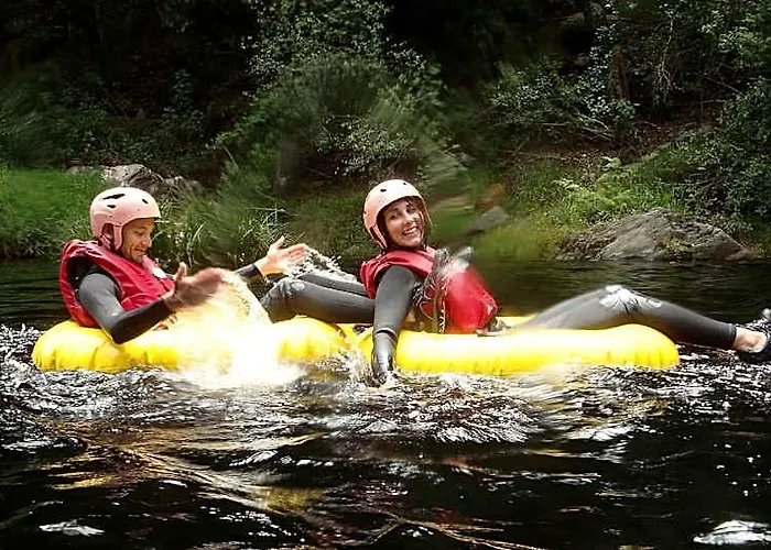 Tube N Axe Lodge And Backpackers