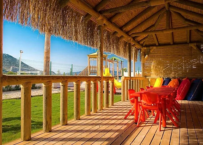 Bellazure Hotel
