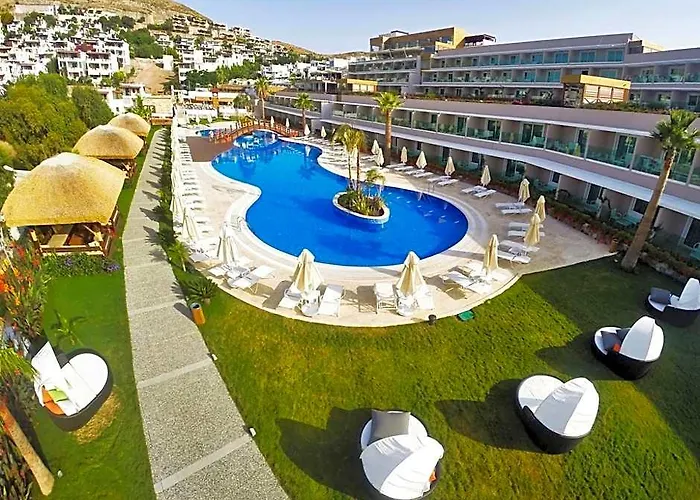 Bellazure Hotel