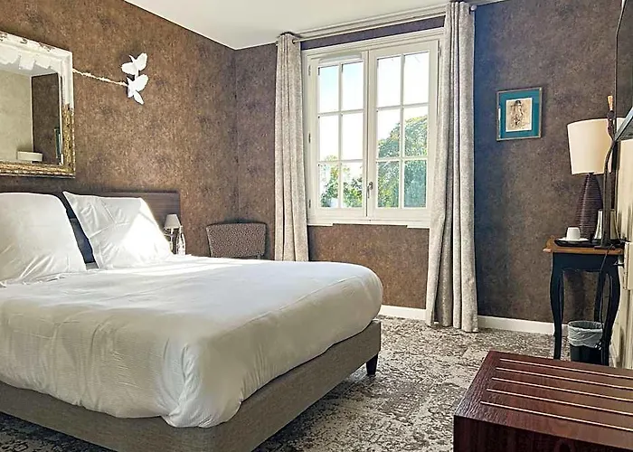 Logis Hotel & Bien Etre Chateau De La Barge