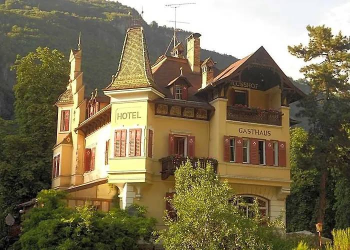 Vintage Castle "Schlosshof " Biker Hotel & B&B