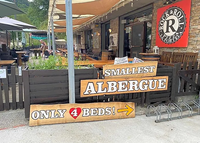 Vagabond Vieiras Beds & Communal Dinner Included Albergue Le-210