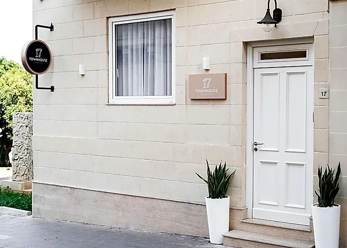 Townhouse17 Boutique Bed & Breakfast