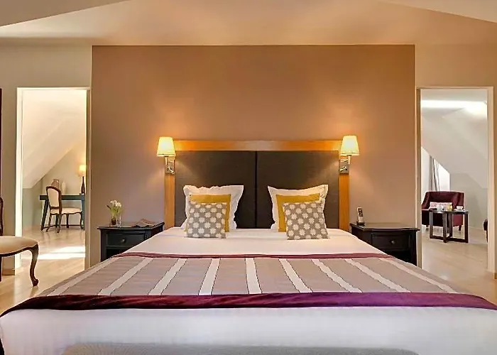 Hotel Castel Maintenon - Handwritten Collection