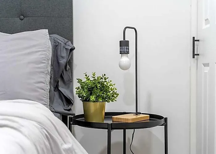 Modern 3 Bdr Homeapt Mins To Notlwineriesfalls