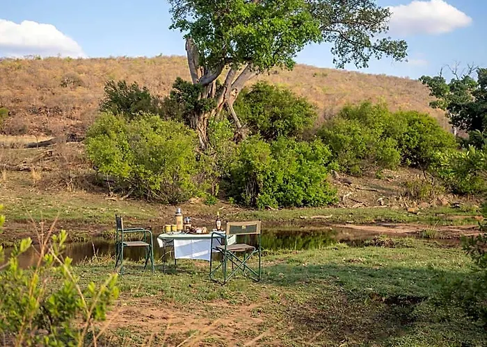 Ndlovu Safari Lodge
