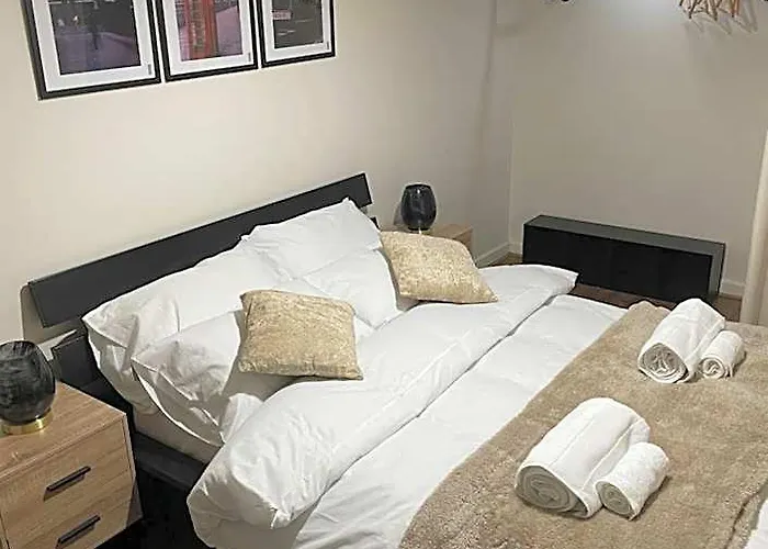 Luxury 1 Or 2 Bedroom Apartment Birmingham City Centre