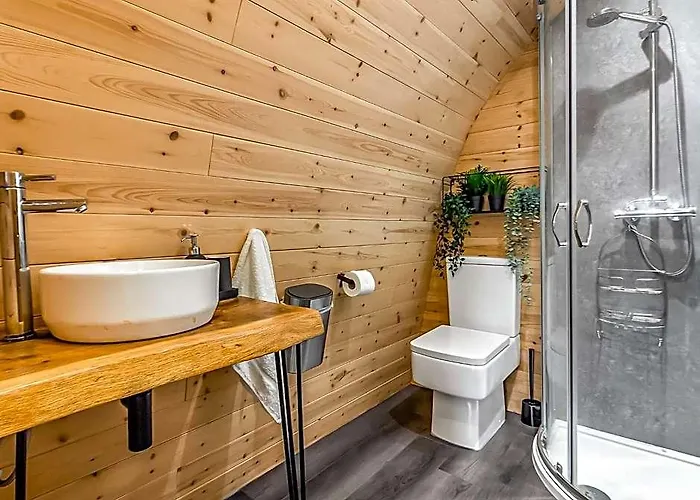 Peacock Lake Glamping