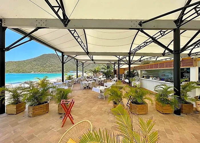 Le Domaine Anse Marcel Beach Resort