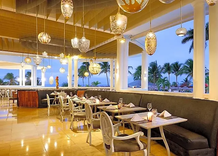 The Signature Level At Grand Palladium Lady Hamilton Resort & Spa