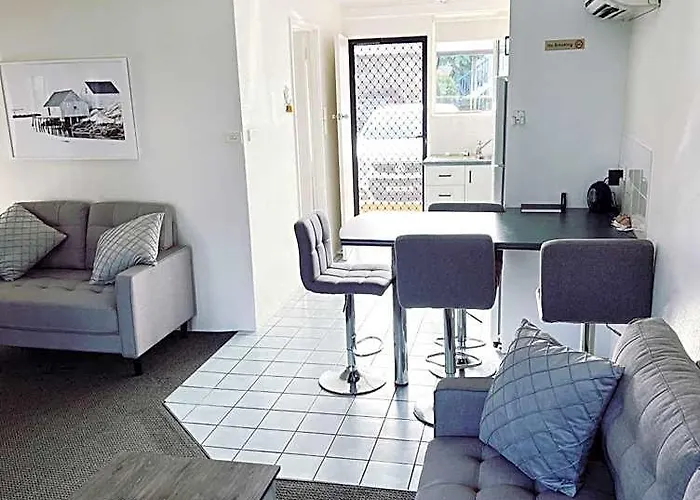 Nautilus Hamptons Style Beach Apartment Merimbula