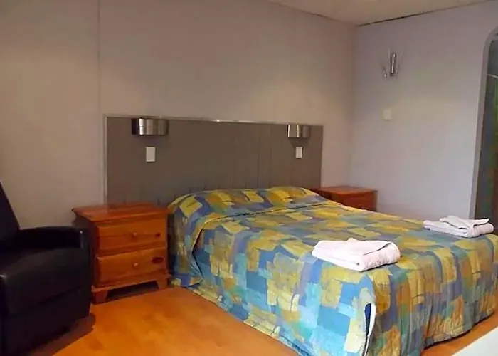 Leo Hotel Motel