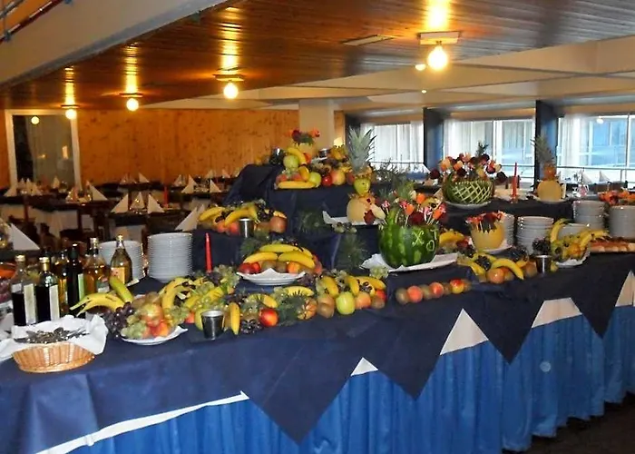 Th 1400 Hotel