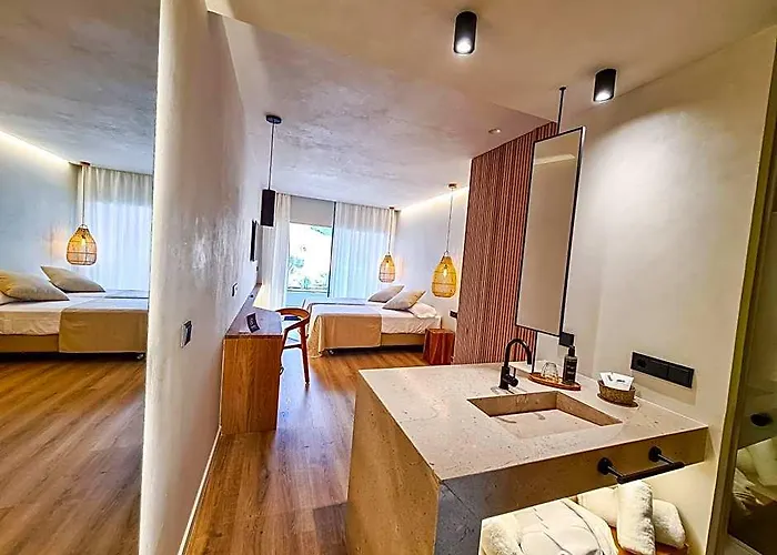 S'Estancia Suites