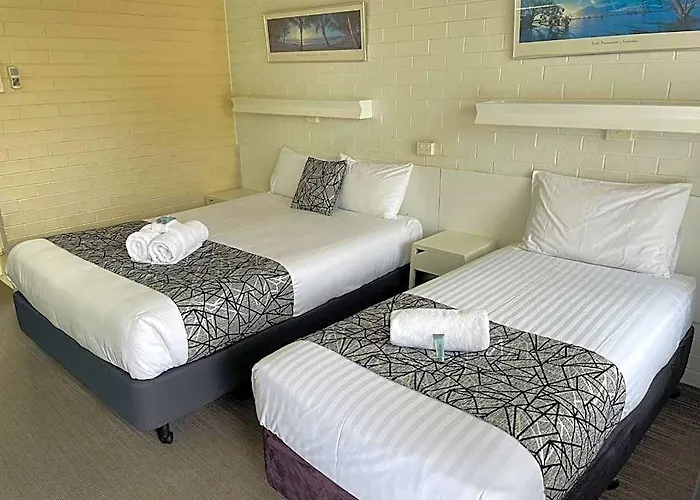 Coastal Bay Motel