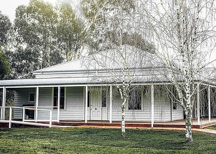 Dal Zotto Homestead & Petite Retreats