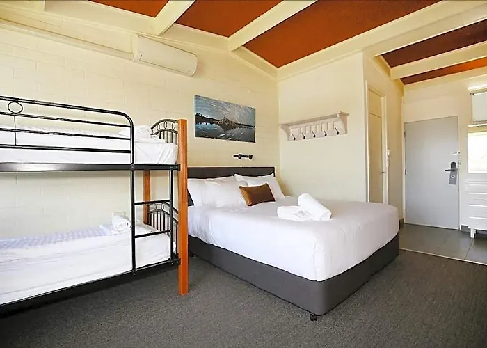 Lake Jindabyne Hotel