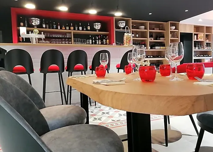 Logis Hotel Angers Sud