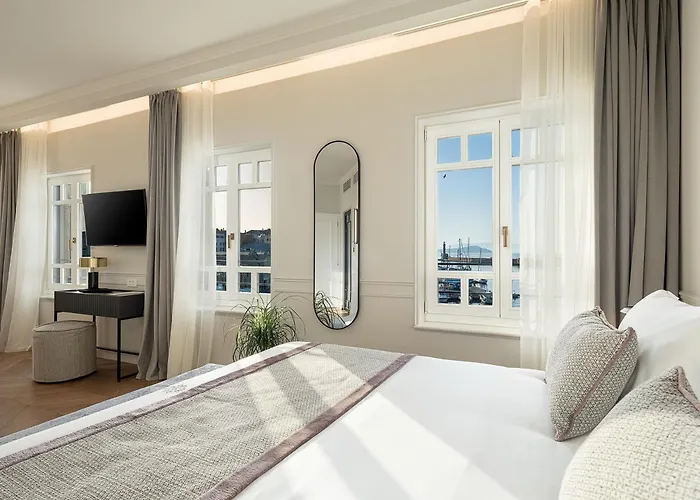 Riviera Suites
