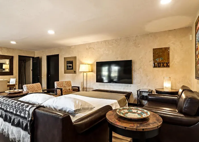 Luxx Taos Motor Lodge