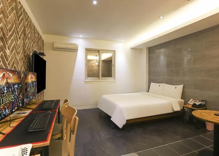 Hotel H2