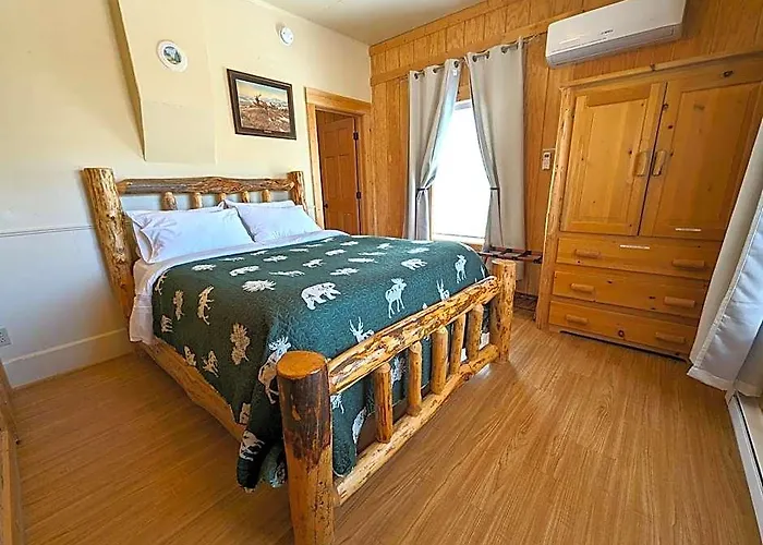 Yellowstone'S Treasure Cabins