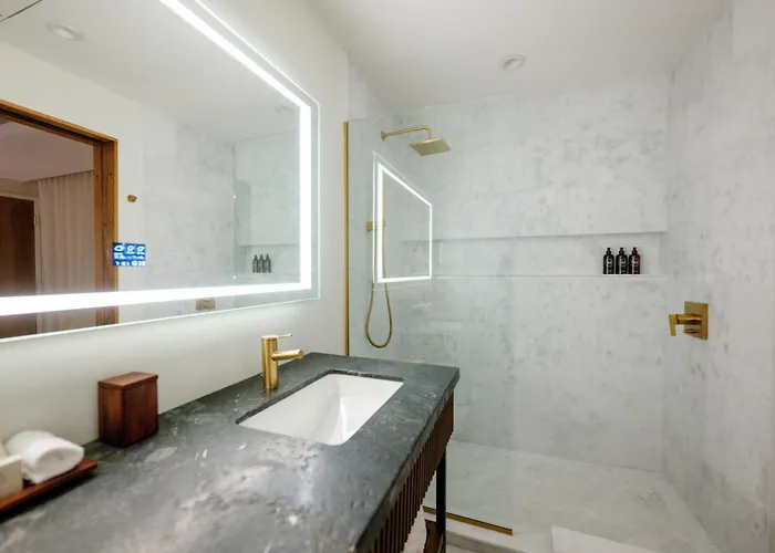 Alma San Juan, Puerto Rico, Autograph Collection