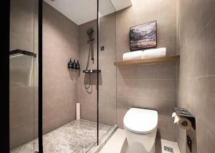 Atour Hotel Dalian Donggang Business District Harbor Plaza