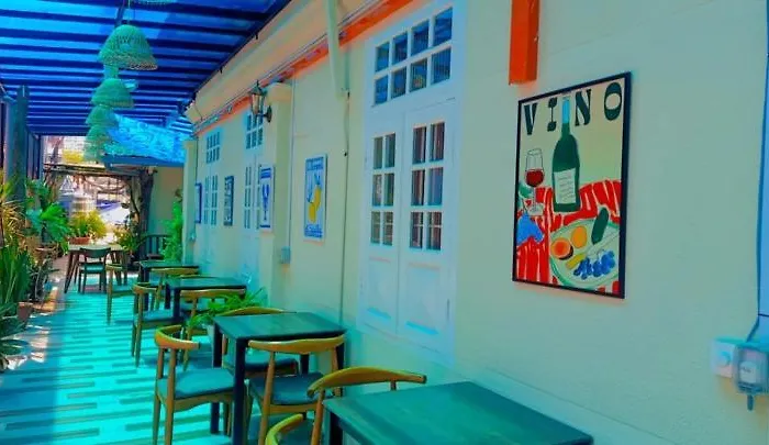 Sunset Beach Retreat & Beach Bistro
