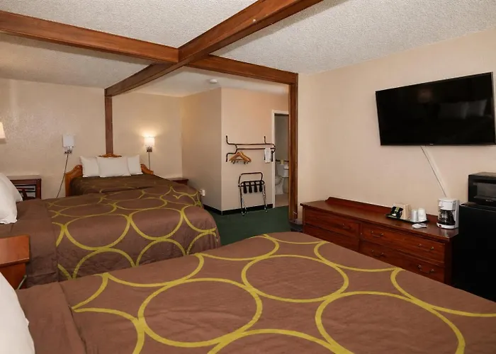 Townhouse Super Gallup - I-40