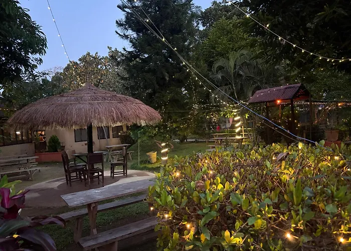 Hotel Tharu Garden