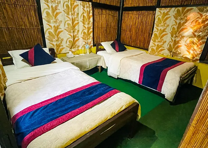 Hotel Tharu Garden