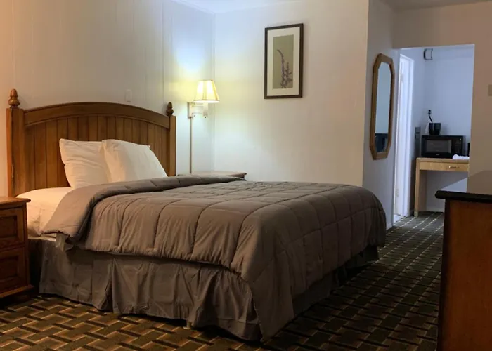 Ratons Peak Inn