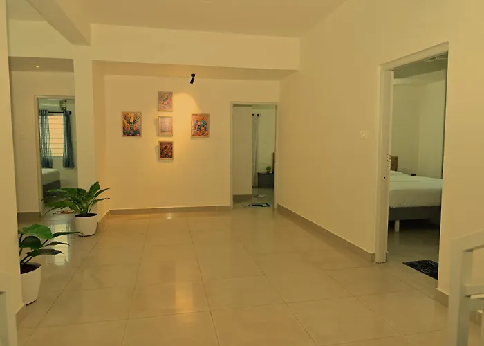 Rr Service Apartment