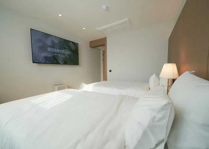 Wolyoung Hotel By Newcz