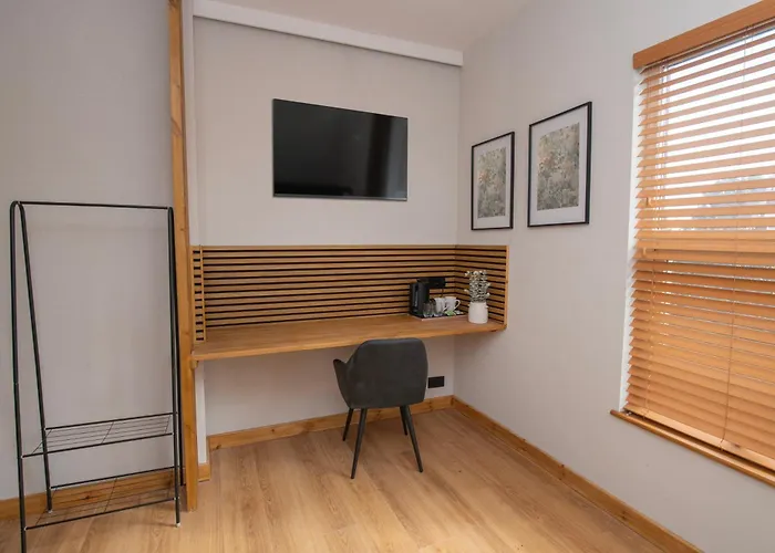 Amber Serviced Rooms Near Hull Royal Infirmary, Self Check-In