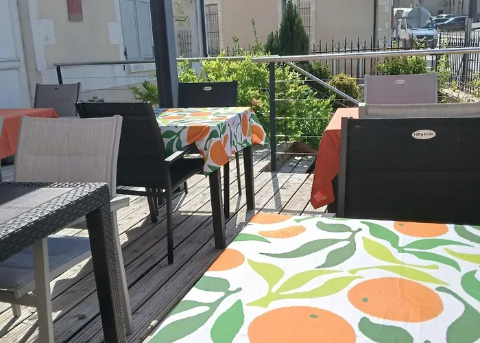 Au BOSQUET FLEURI MAISON DE CAMPAGNE