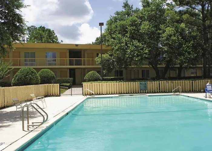 Rodeway Inn Huntsville West