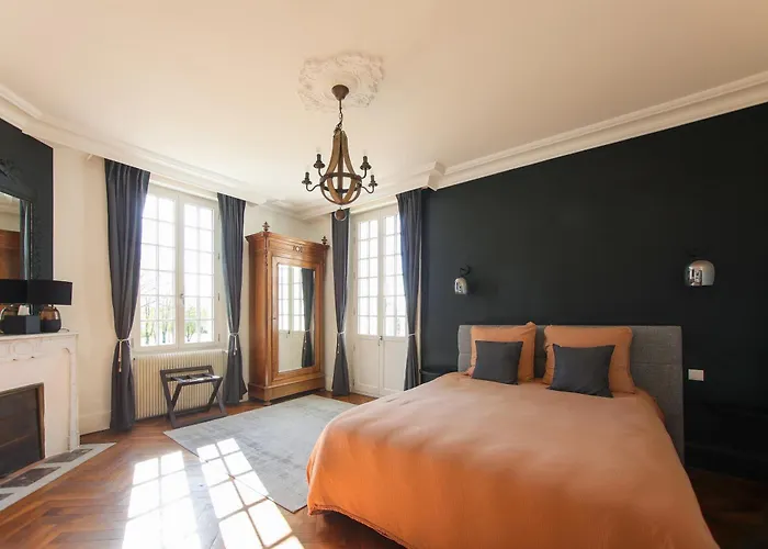 Quatorze - manoir au coeur du parc du Château de La Garnache
