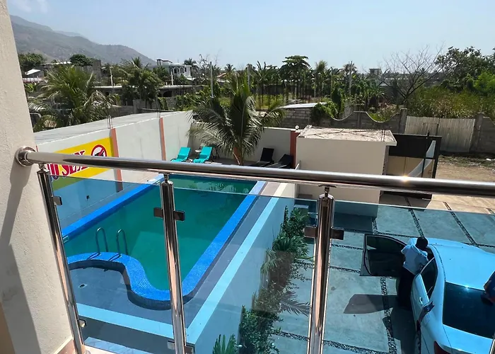Darlouis hotel bar piscine
